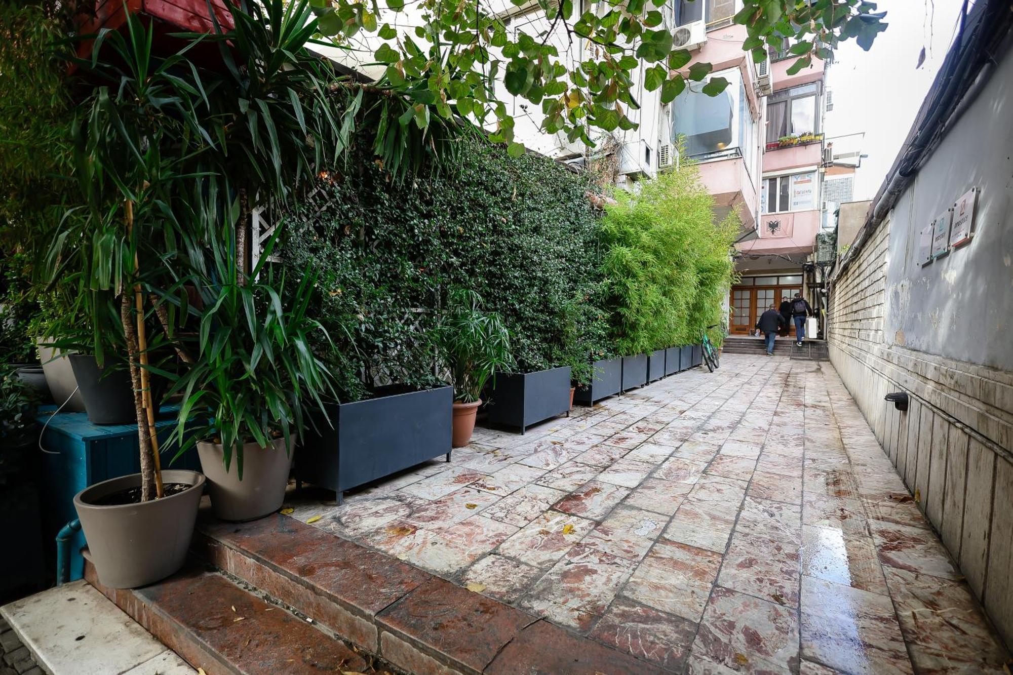 Near Me Apartments Tirana Bagian luar foto